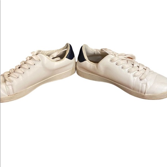 Target white sneakers with red floral embroidery on the sides - Ladies 9 - Picture 5 of 6